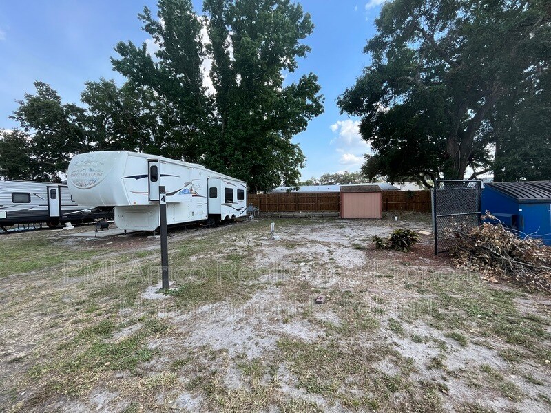 5617 US Hwy 98 N, Lakeland, FL 33809 House for Rent in Lakeland, FL