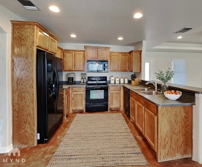 Foto del edificio - 115 Jolin Ln