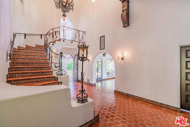 Foto del edificio - 702 N Maple Dr