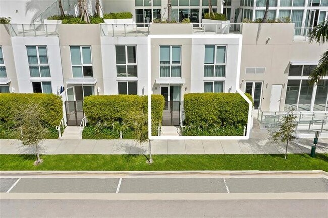 Foto del edificio - 401 N Birch Rd