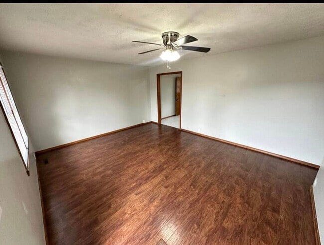 Building Photo - Desired neighborhood!