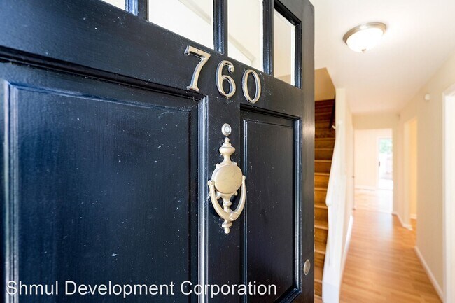 Building Photo - 3 br, 2.5 bath House - 760 College Parkway
