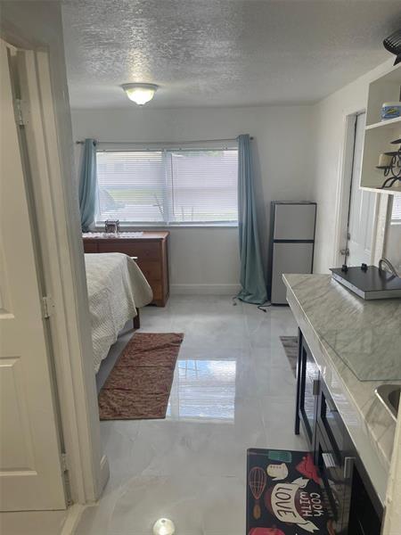 Building Photo - 408 SW 68th Ave