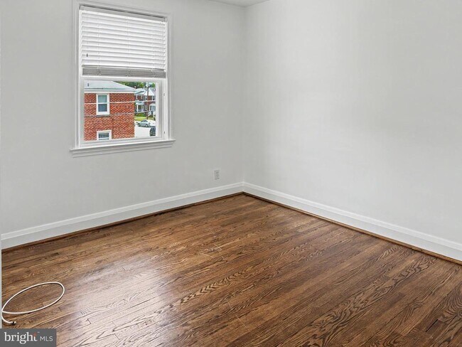 Foto del edificio - 211 Cherrydell Rd