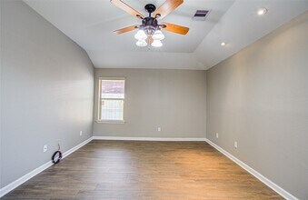 Building Photo - 114 Paleos Flint Dr