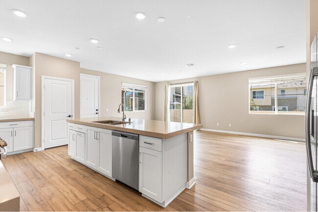 Foto del edificio - 2195 Bluestone Cir