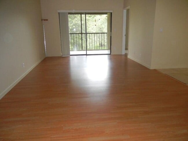 Building Photo - 3300 Jaywood Terrace