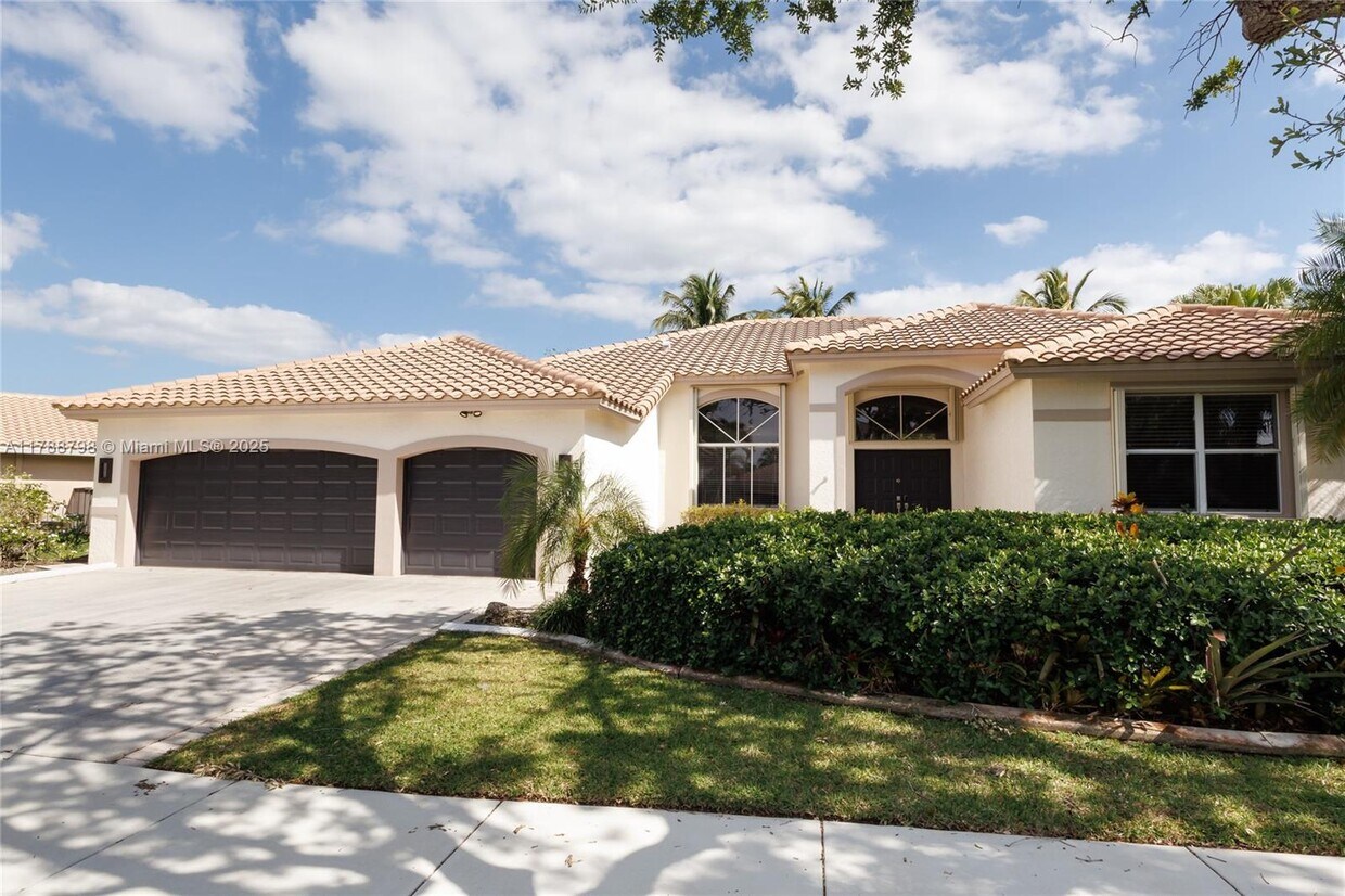 Primary Photo - 280 Landings Blvd
