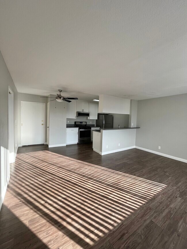 Foto del edificio - Chateau Emelita Apartments