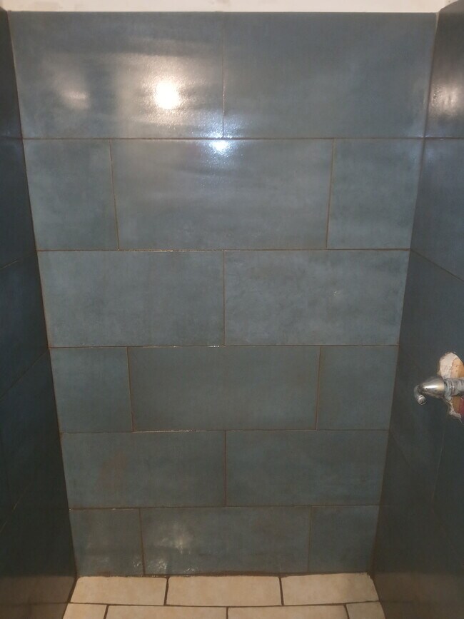 Foto del edificio - 403 Cook Rd