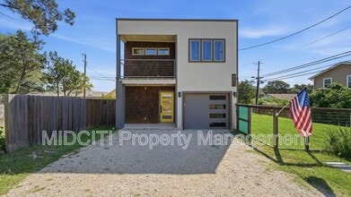Building Photo - 1198 Green Hill Dr