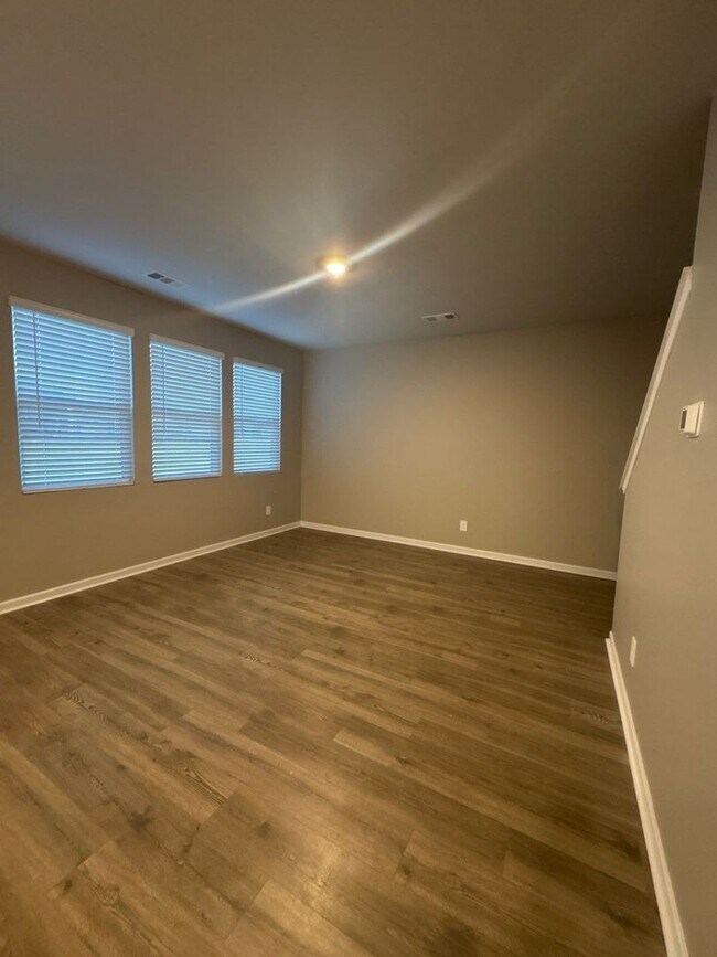 Foto del edificio - 4 Bedroom, 2.5 Bath and 2 Car Garage in Hartmann Crossing! $500 OFF FIRST FULL MONTH’S RENT!
