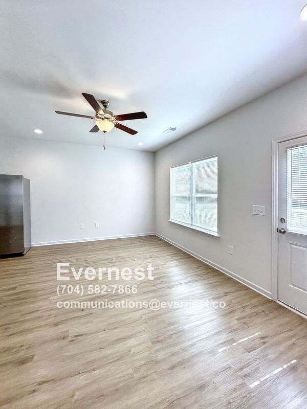 Foto del edificio - 715 N McFarland St