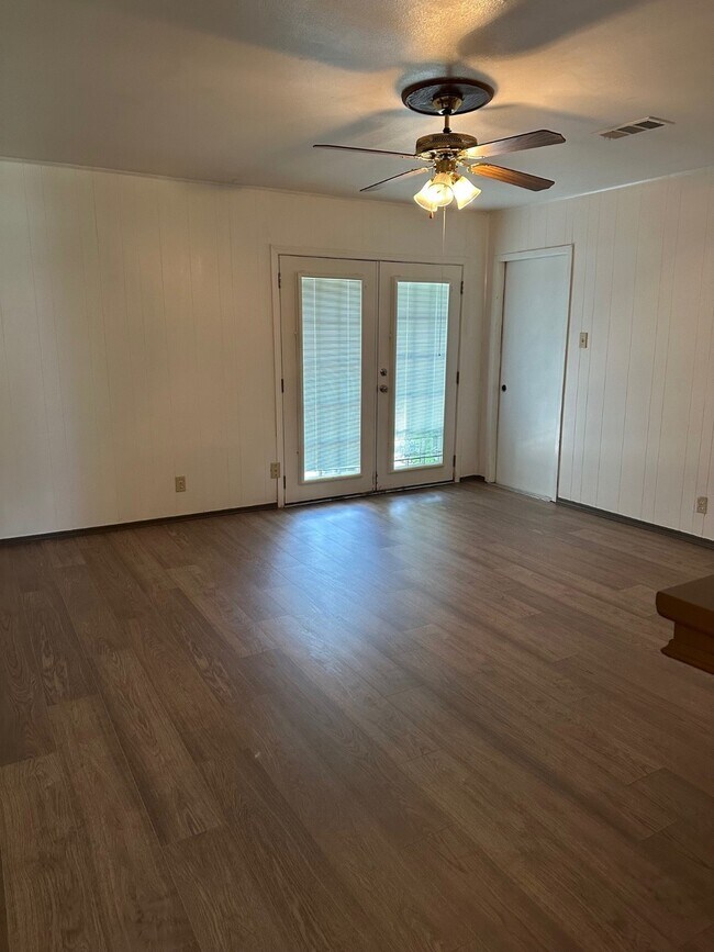 Foto del edificio - 6003 Heatherbrook Dr