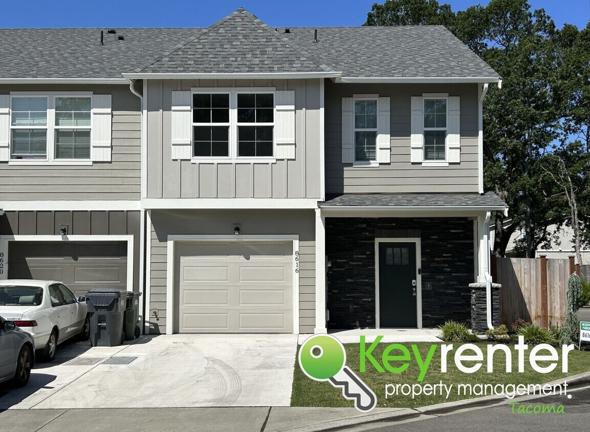 Foto principal - Must-have 3Bed/2.5Bath Lakewood Home