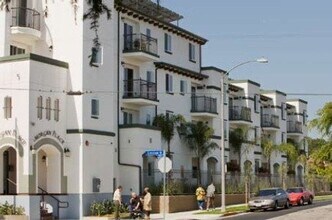 Building Photo - 7301 Crenshaw Blvd