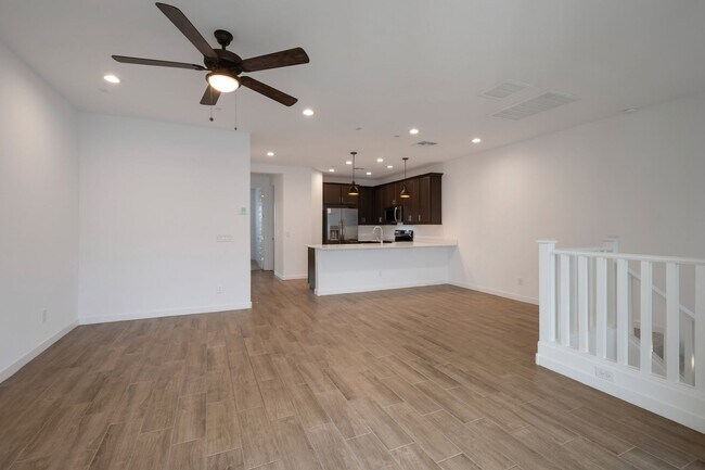 Foto del edificio - Like Brand New Luxurious Modern 3 Bedroom ...