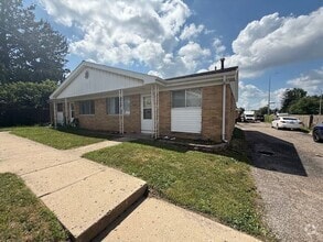 Building Photo - 3822 North Sheridan Knolls Court