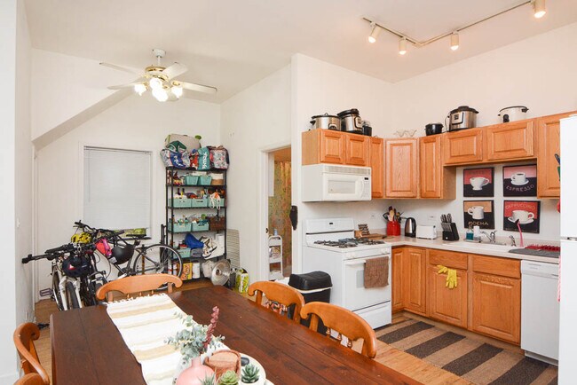 Foto del edificio - 3921 N Ashland Ave