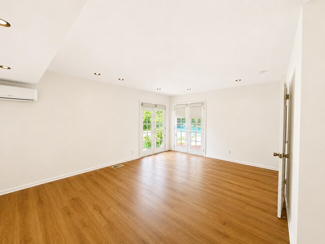 Foto del edificio - Experience Spacious and Upgraded Living in this 4BD / 3BA San Marino Home with a Private Pool!