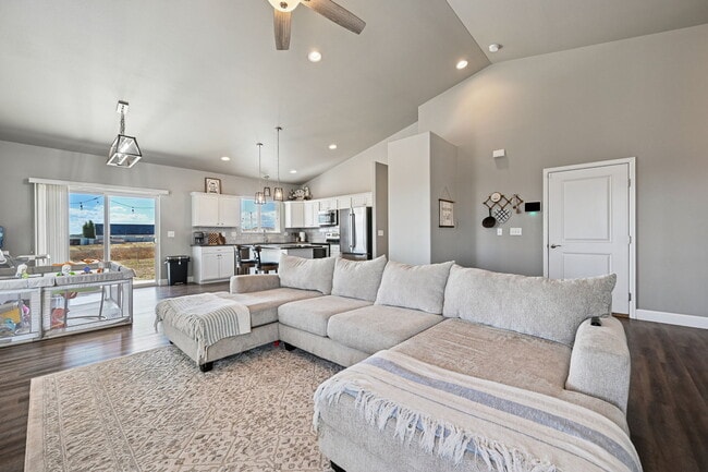 Foto del edificio - 1140 E Dove Creek Dr