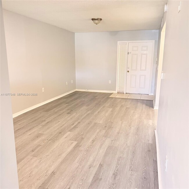 Building Photo - 2910 SE 13th Ave