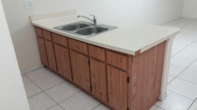 Building Photo - 2771 Riverside Dr