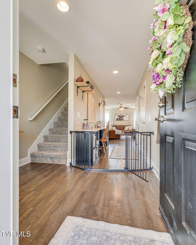 Foto del edificio - For Rent — Modern Duplex Near Historic Jon...