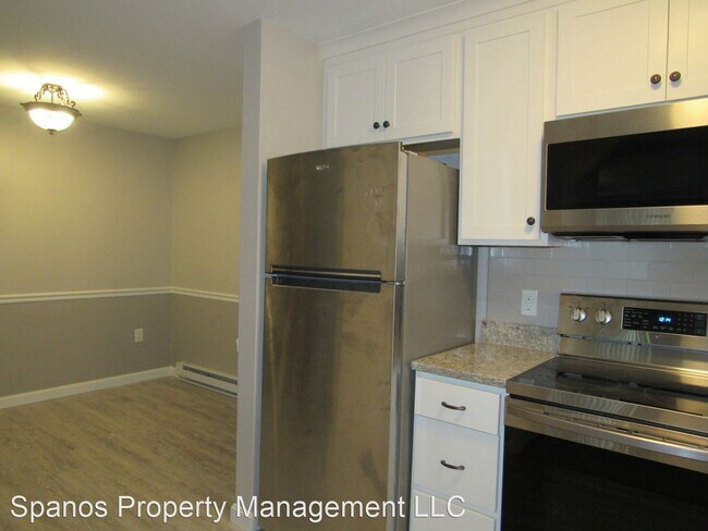 Building Photo - 2 br, 1 bath House - 2 Bristol Ct #212