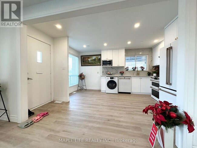 Building Photo - 15 Nymark Ave