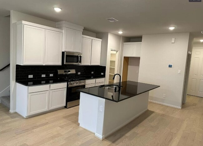 Building Photo - 27814 Western Creek Ct
