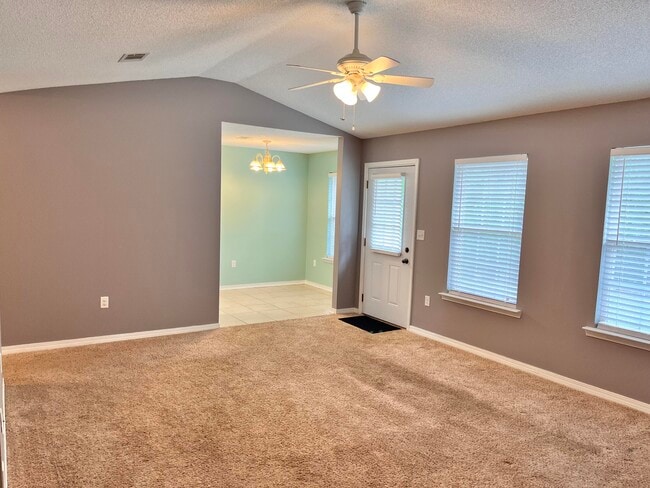 Building Photo - 112 Split Creek Dr
