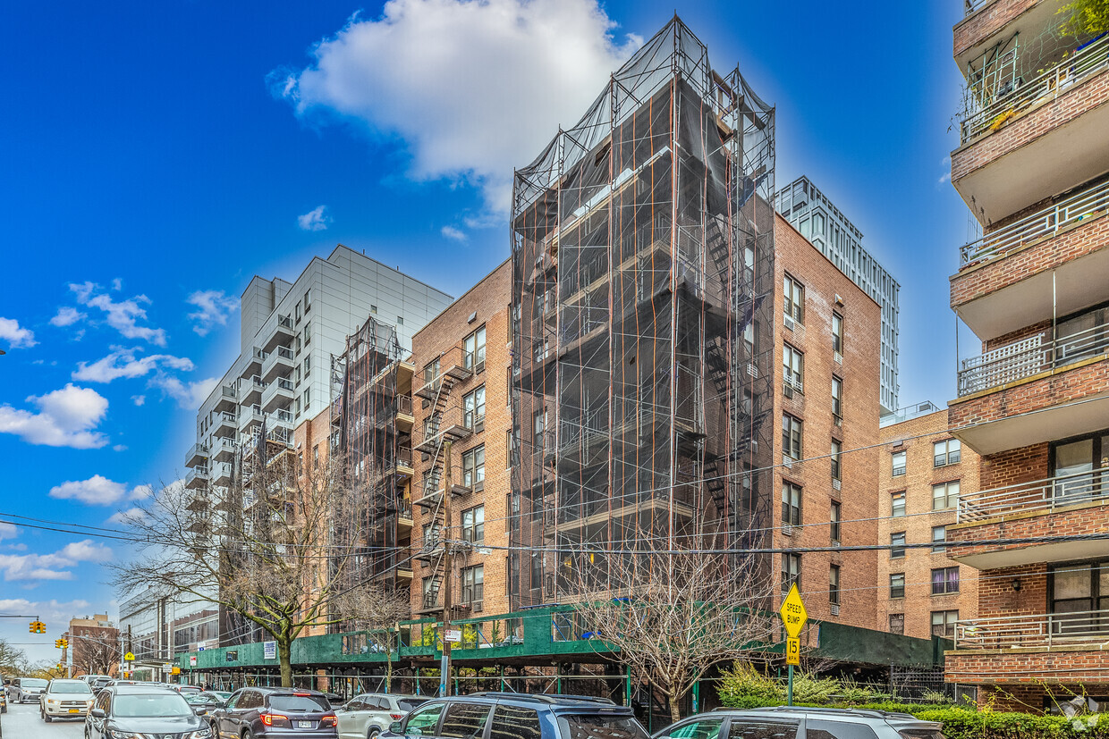 137-05 Avenida Franklin - Franklin Avenue Corp Apartments