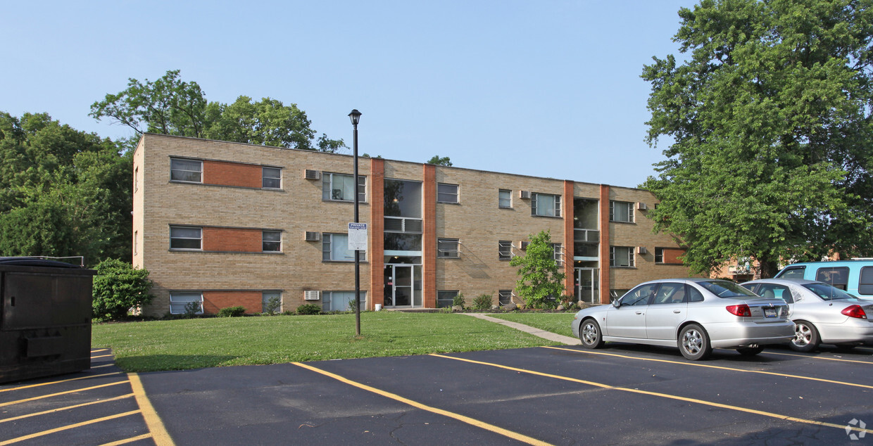 Primary Photo - Broadwell Apartments