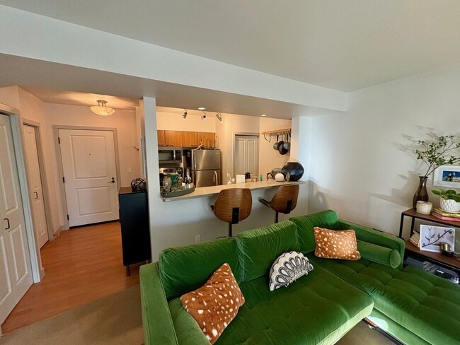 Building Photo - Adelaide Condominiums ~ West Seattle