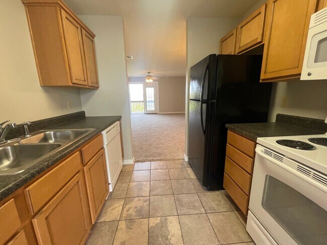 Foto del edificio - Spacious 3 Bedroom, 2 Bath Unfurnished Apartment with Stunning Views! Branson, MO - ask about the...