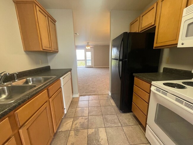 Building Photo - Spacious 3 Bedroom, 2 Bath Unfurnished Apartment with Stunning Views! Branson, MO