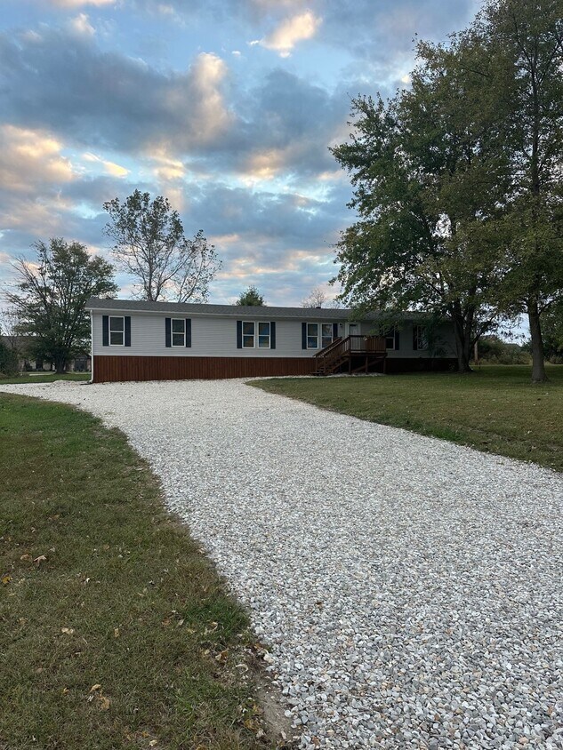 Primary Photo - 888 Schaper Rd