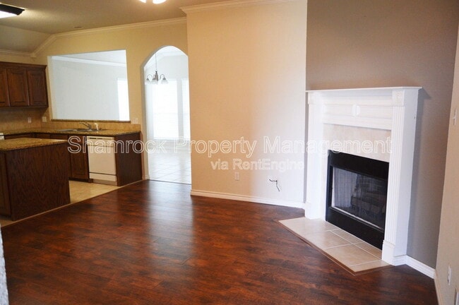 Building Photo - 6905 N River Crossing