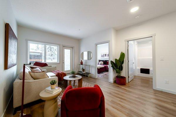 Building Photo - Elmora