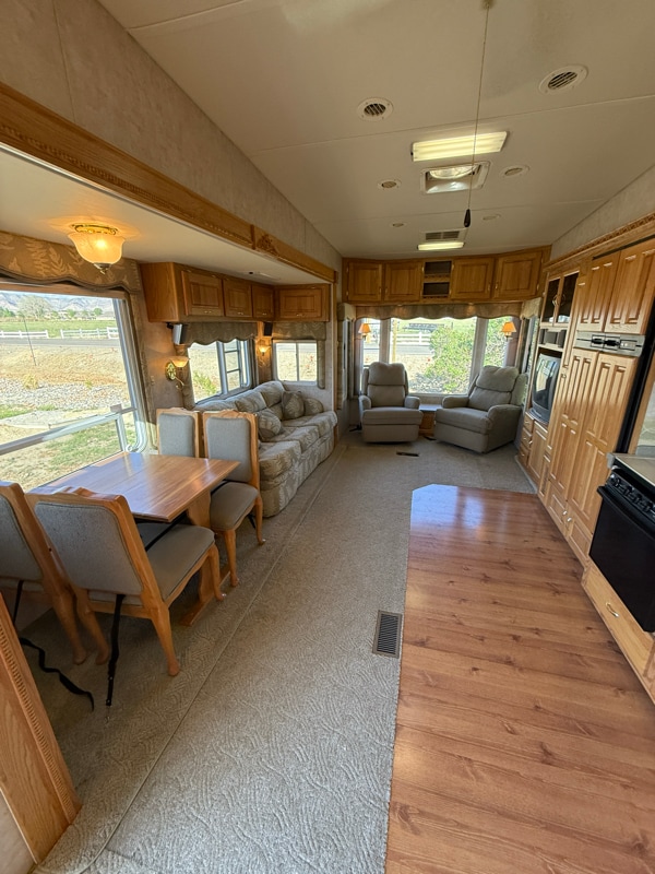 Building Photo - 911-924 24 Rd