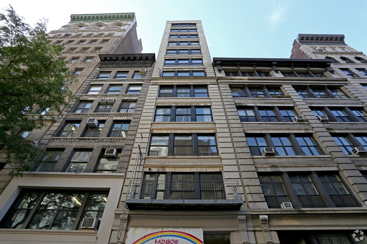 Building Photo - 36 W 15th St