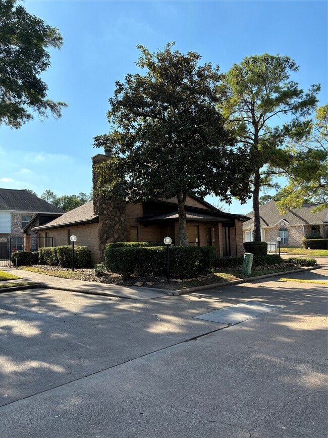 Foto del edificio - 12755 Mill Ridge Dr