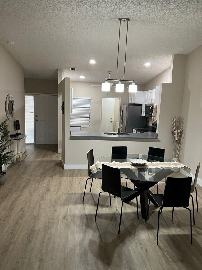 Foto del edificio - 18560 Sunburst Ln