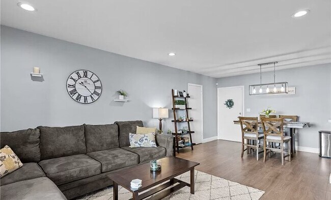 Building Photo - This one-bedroom, one-bathroom home presen...