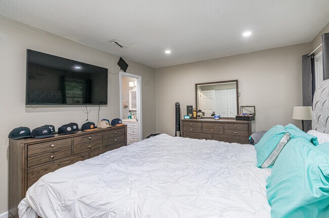 Building Photo - 5309 Lynbrook Landing