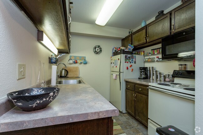 1HAB, 1BA - Lakeview Village