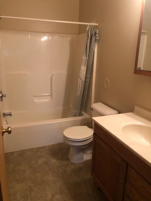 Building Photo - 555 N. Strack St #203