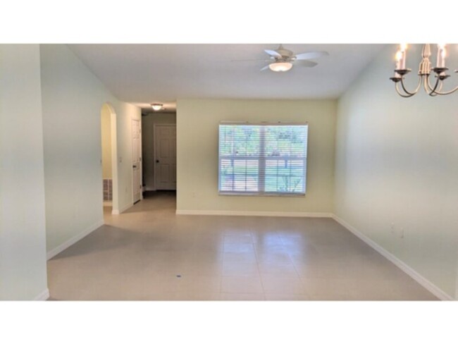 Foto del edificio - BRAND NEW CONSTRUCTION. 4 Bedroom/2 Bath/2...