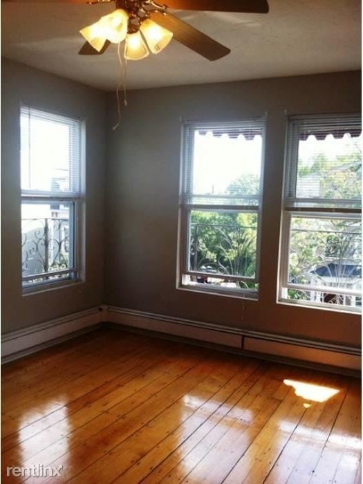 Foto del edificio - 829 Dorchester Ave